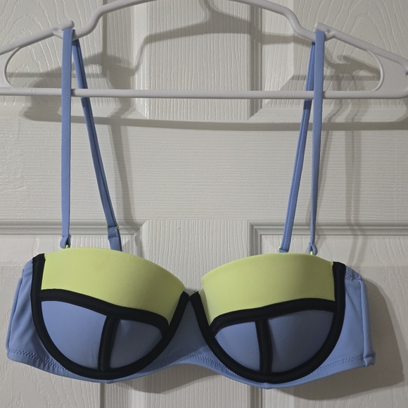 Victoria's Secret Colorblock Bikini Swim Top, Demi Cut, Padded Cups, Sz 36B, EUC - Picture 2 of 8